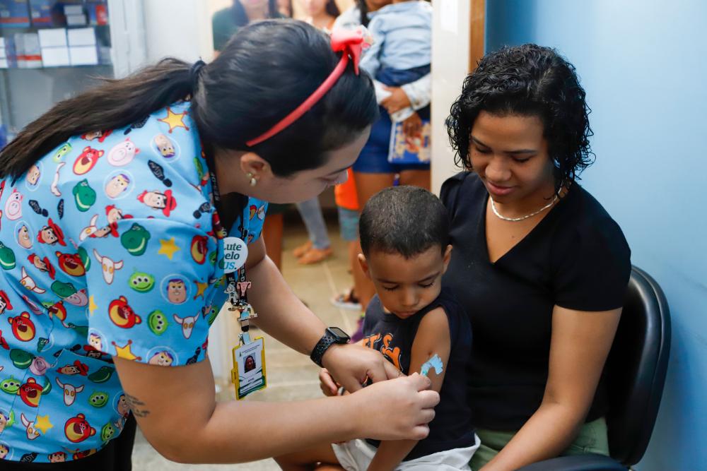 Saúde alerta para baixa cobertura vacinal de tríplice viral, poliomielite, influenza e covid-19